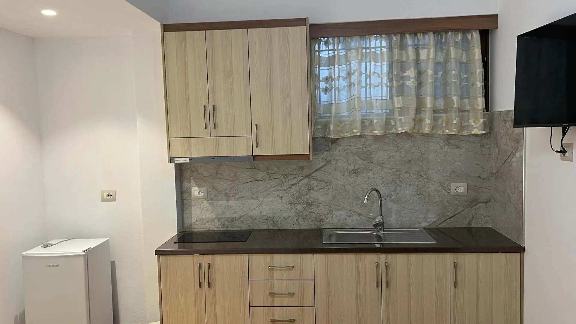 Guest house Anna Rooms Sarande